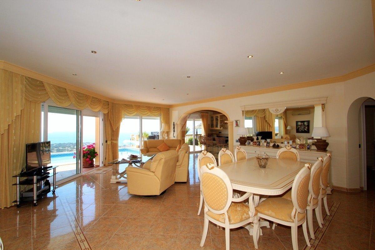 Villa panorámica con vistas al mar en venta en Teulda-Moraira, Costa Blanca.
