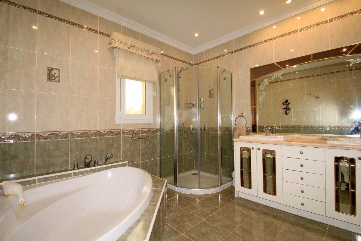 Villa panorámica con vistas al mar en venta en Teulda-Moraira, Costa Blanca.