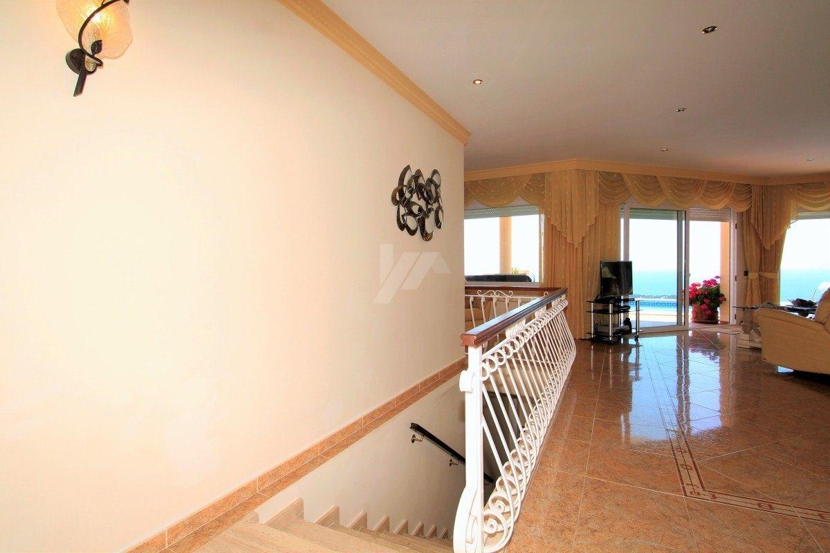 Villa panorámica con vistas al mar en venta en Teulda-Moraira, Costa Blanca.