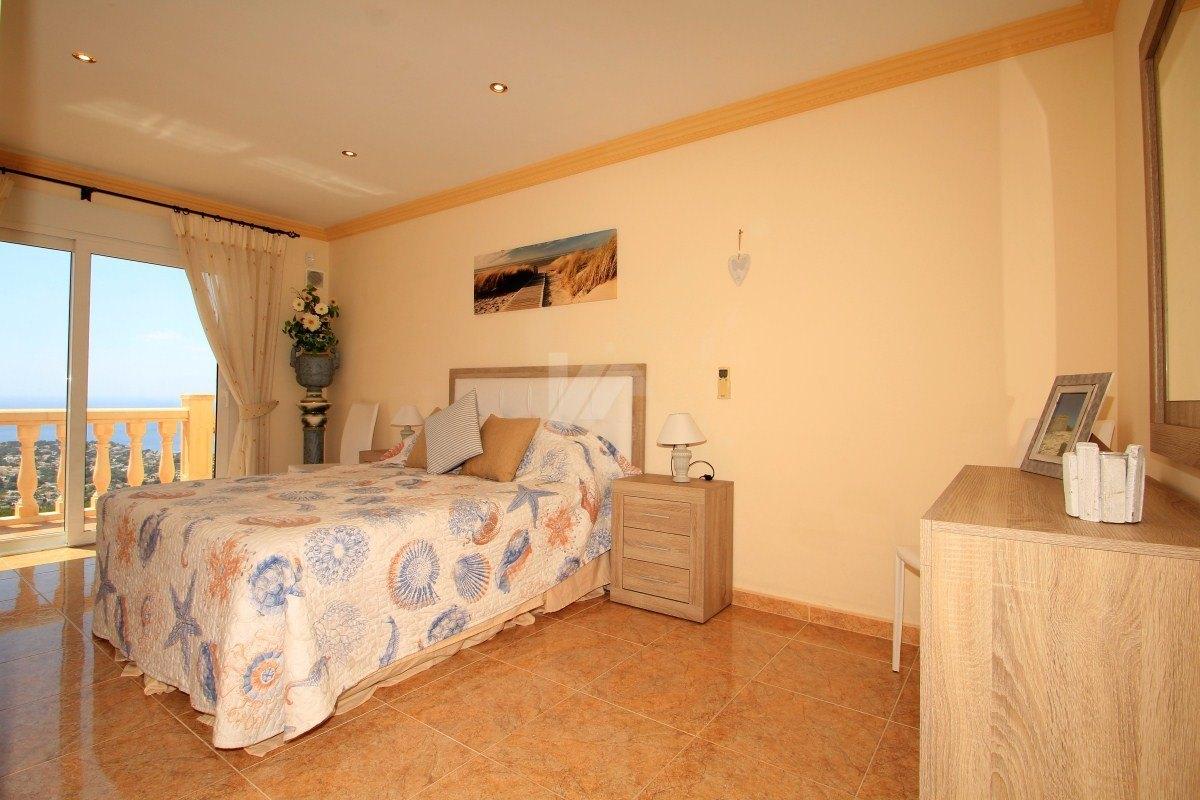 Villa panorámica con vistas al mar en venta en Teulda-Moraira, Costa Blanca.