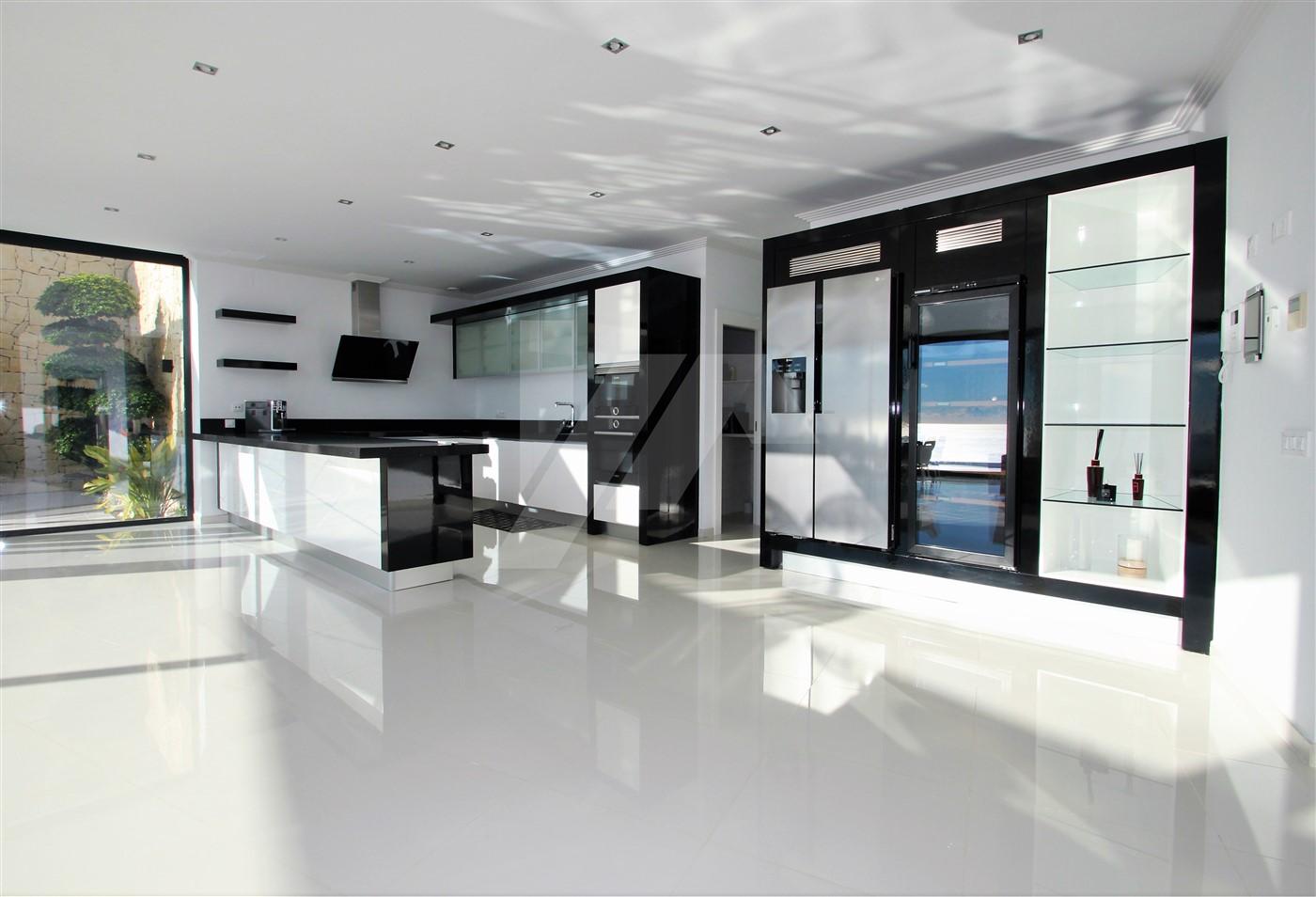 Villa de lujo con vistas al mar en venta en Benissa, Costa Blanca.
