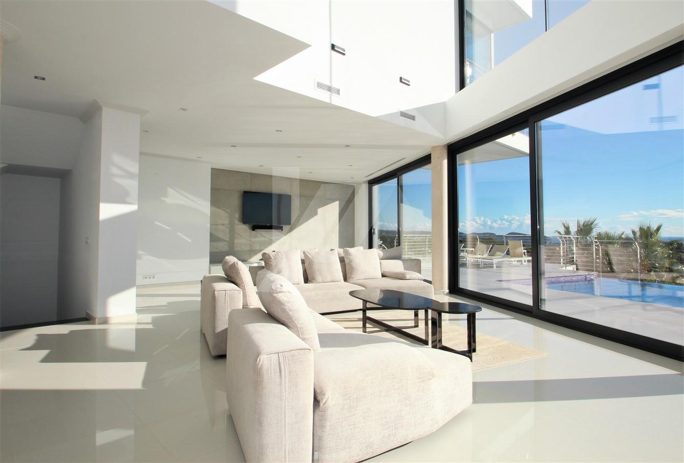 Villa de lujo con vistas al mar en venta en Benissa, Costa Blanca.