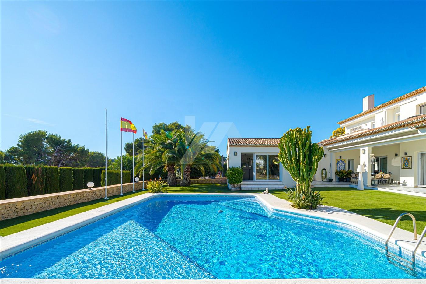 Exclusiva villa mediterránea en venta en Moraira, Costa Blanca.