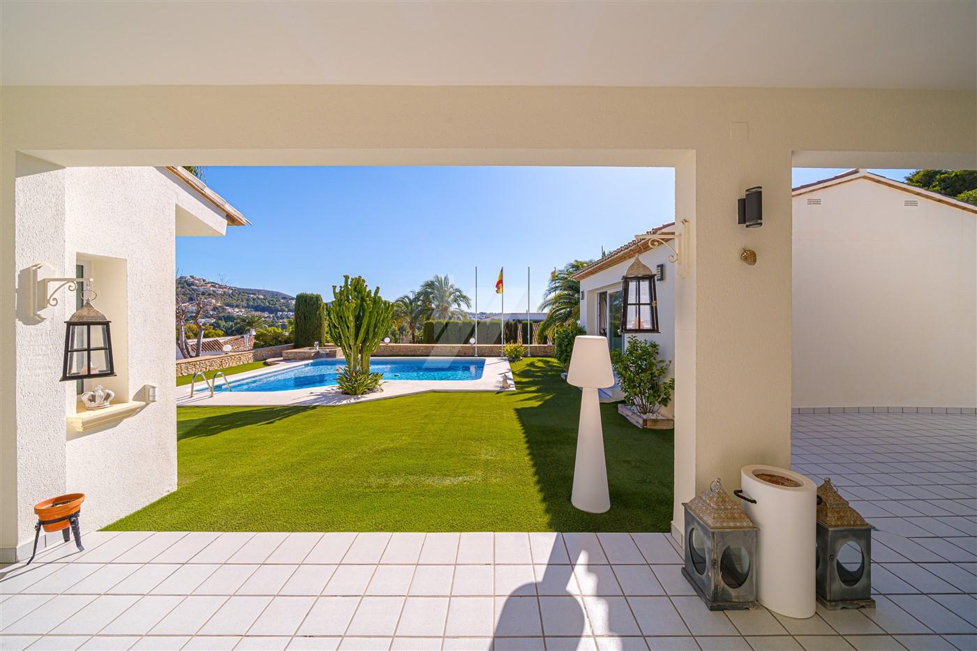 Exclusiva villa mediterránea en venta en Moraira, Costa Blanca.