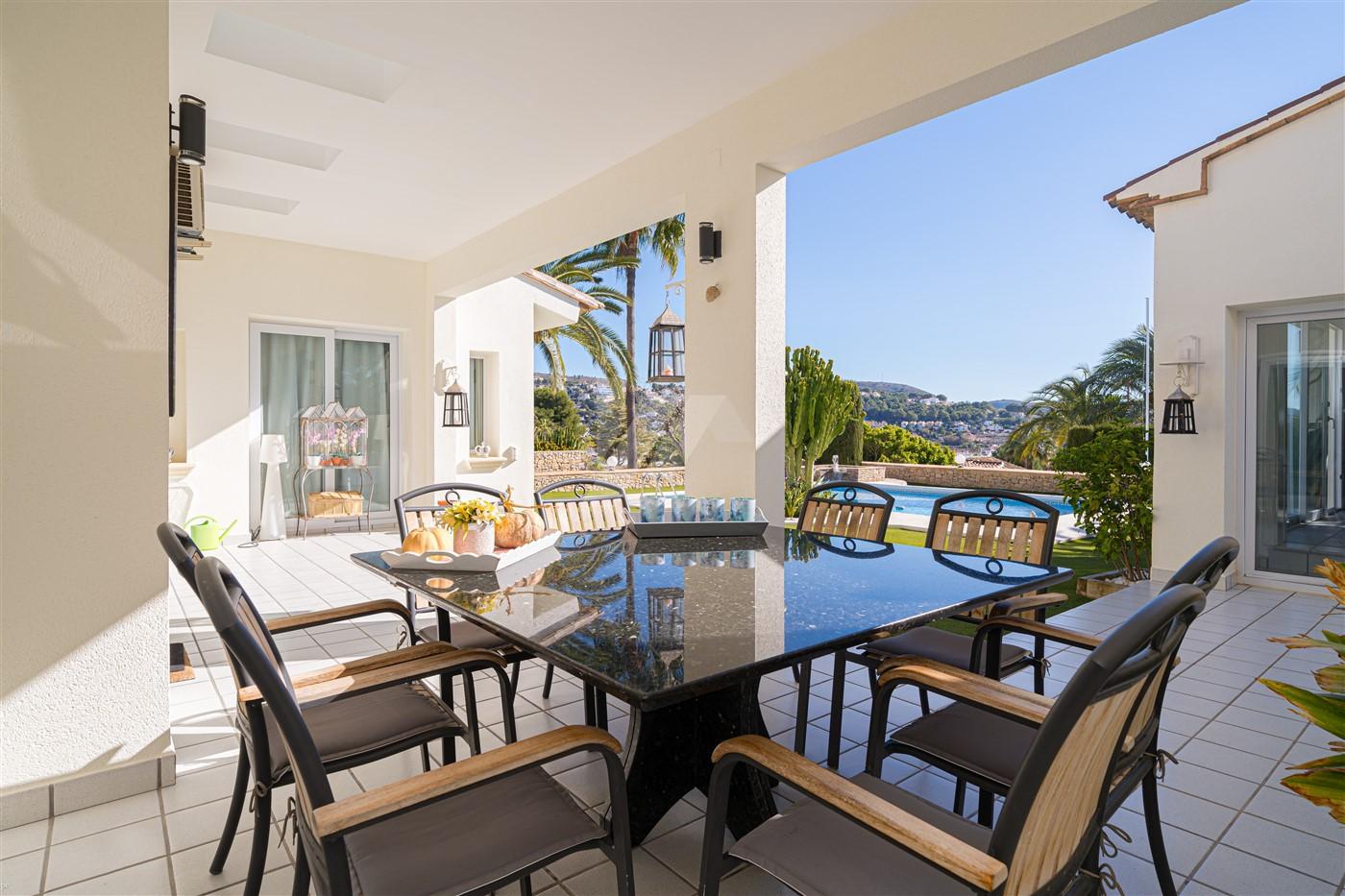 Exclusiva villa mediterránea en venta en Moraira, Costa Blanca.