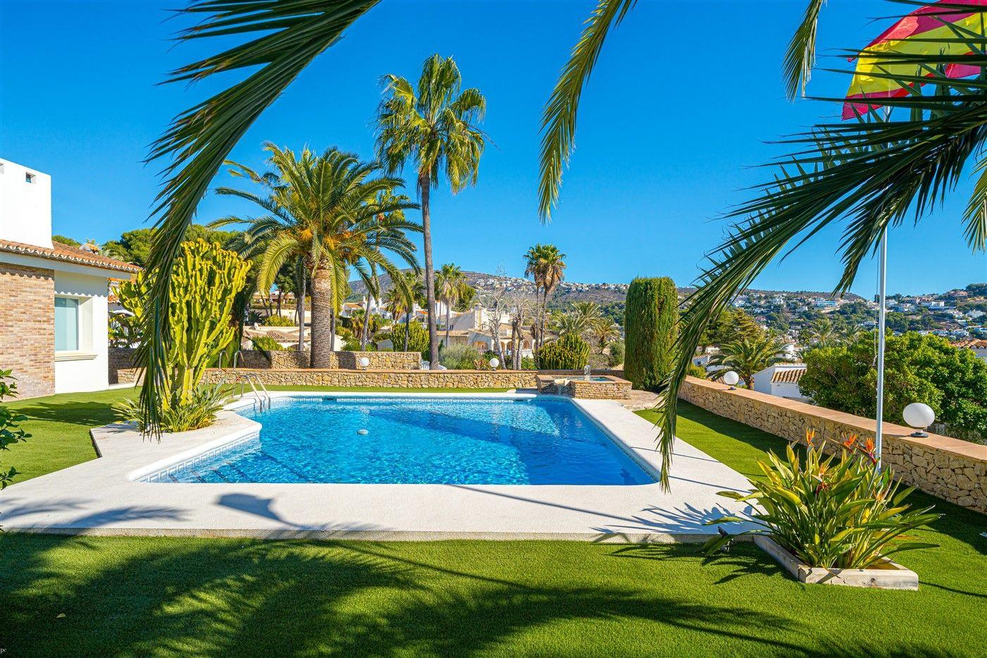 Exclusiva villa mediterránea en venta en Moraira, Costa Blanca.