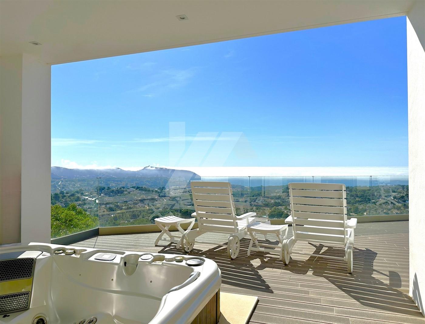 Exclusiva villa en venta con inigualables vistas al mar Mediterráneo en Moraira.
