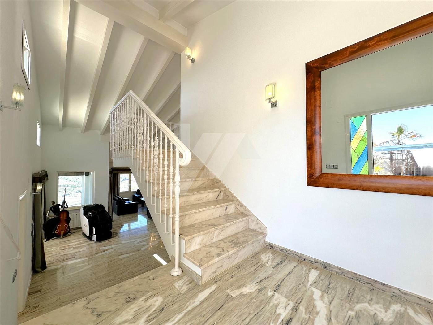 Excepcional villa en venta con vistas al mar en Moraira.