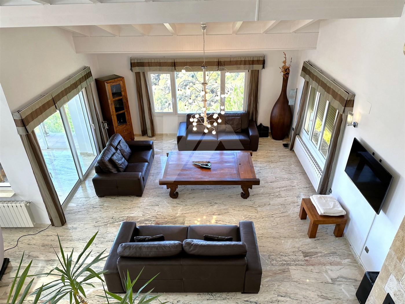 Excepcional villa en venta con vistas al mar en Moraira.