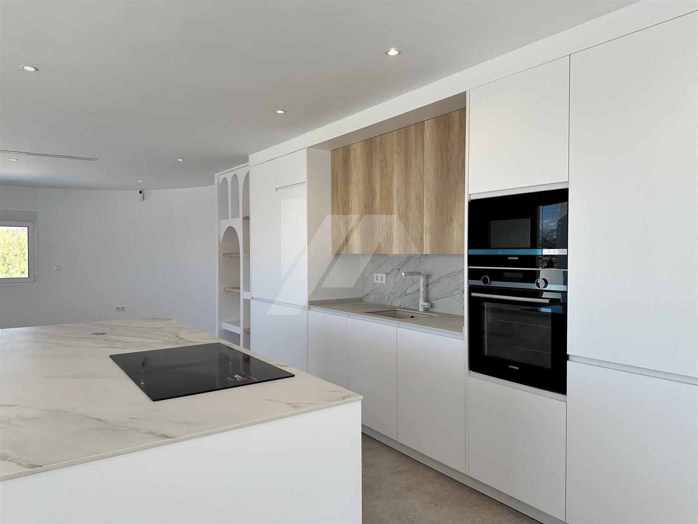 Villa en venta de Estilo Ibicenco con Vistas al Mar, cerca de Moraira.