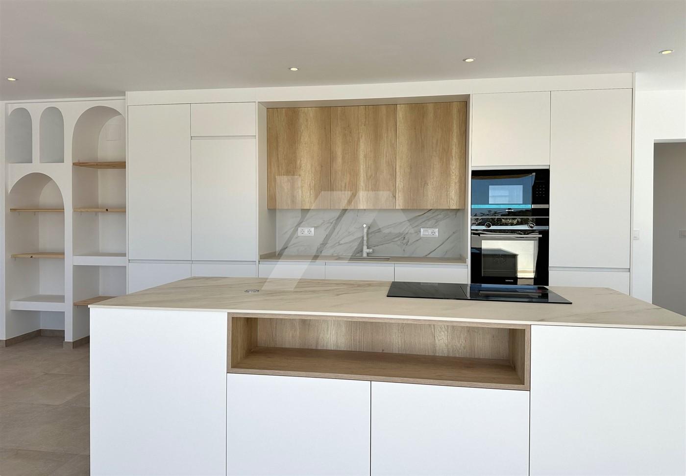 Villa en venta de Estilo Ibicenco con Vistas al Mar, cerca de Moraira.