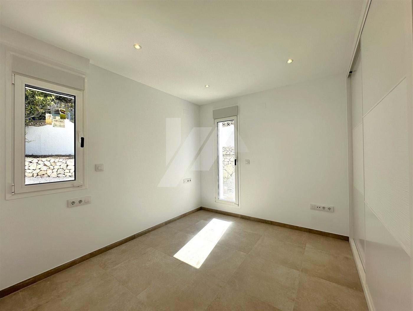 Villa en venta de Estilo Ibicenco con Vistas al Mar, cerca de Moraira.