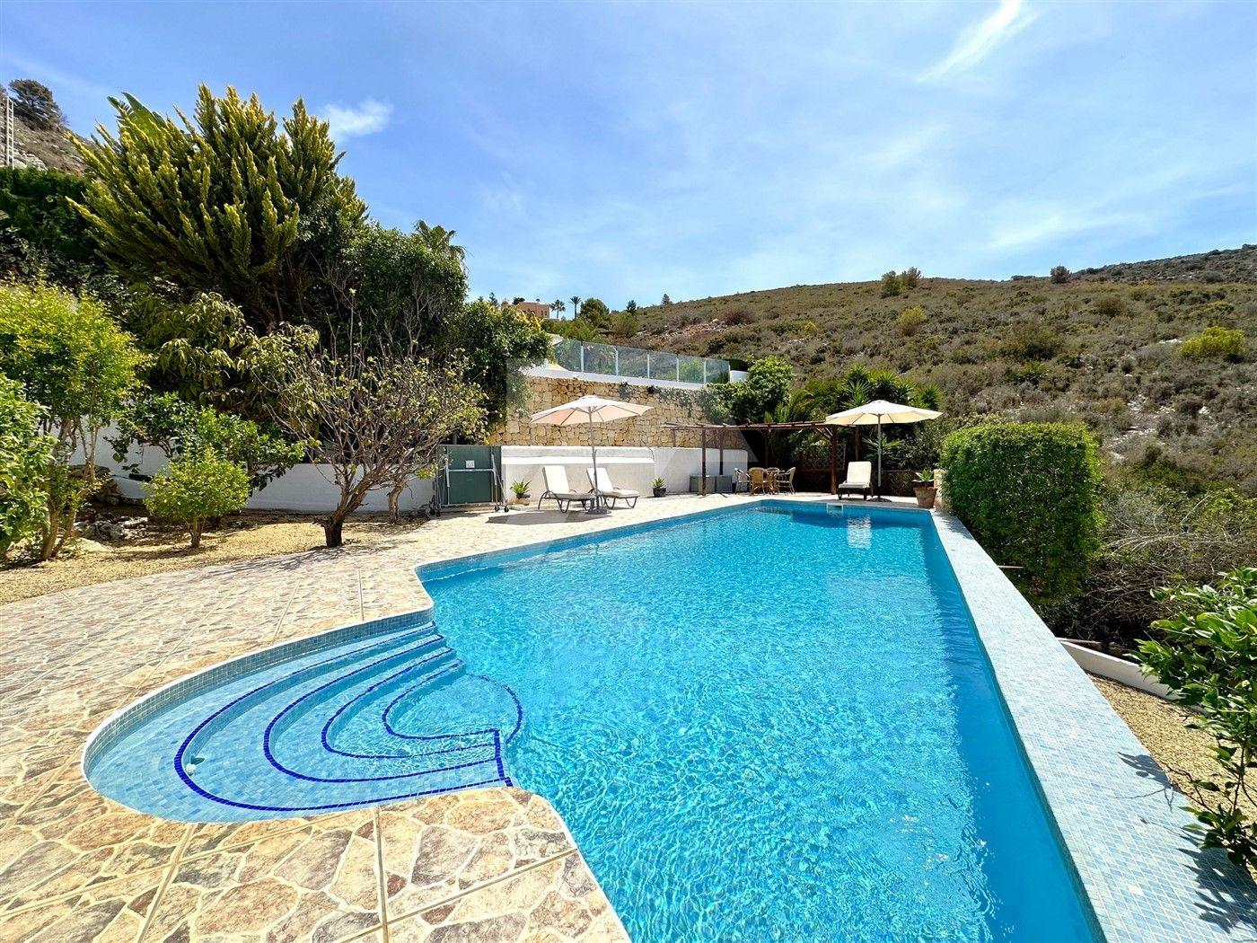 Chalet con vistas al mar en venta en el Portet, Moraira.