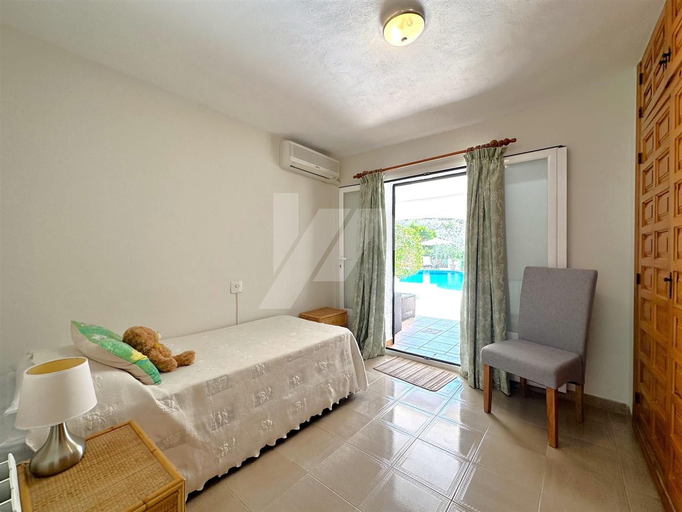 Chalet con vistas al mar en venta en el Portet, Moraira.