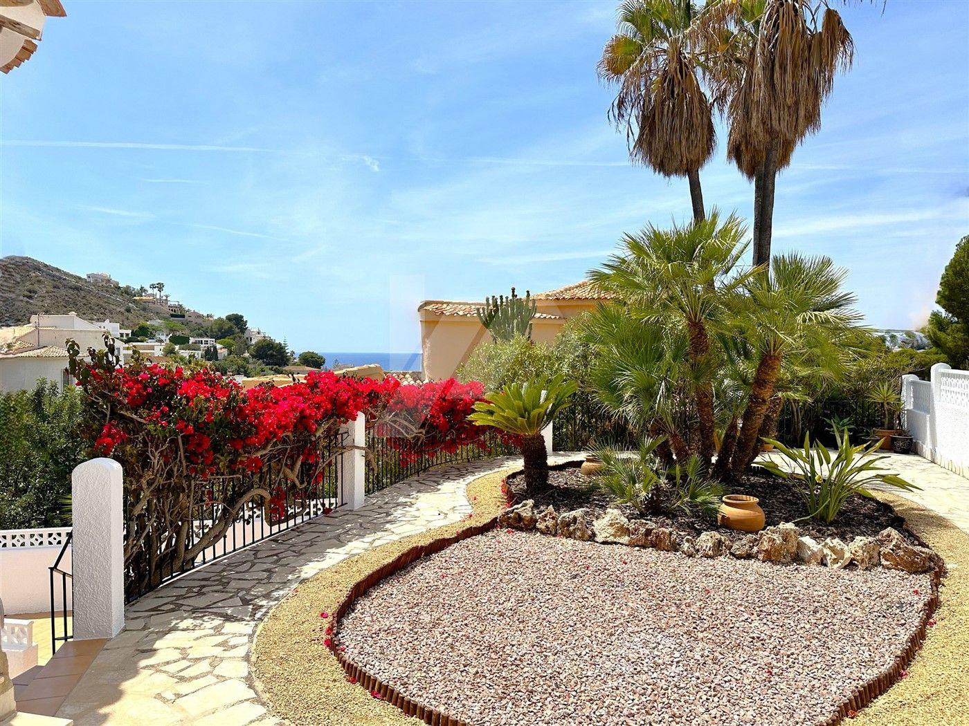 Chalet con vistas al mar en venta en el Portet, Moraira.