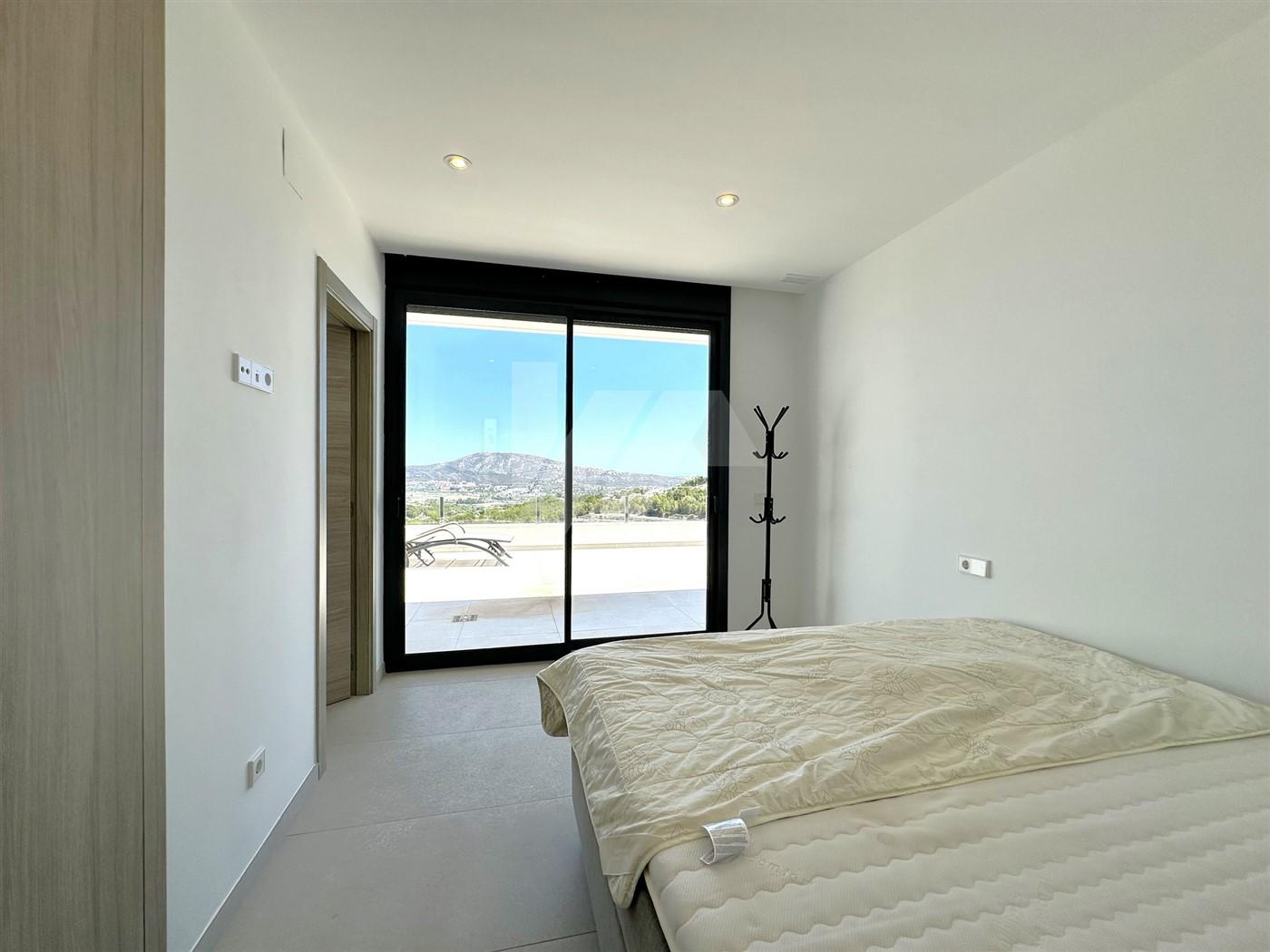 Villa con vistas panoramicas al mar en venta en Moraira, Costa Blanca.
