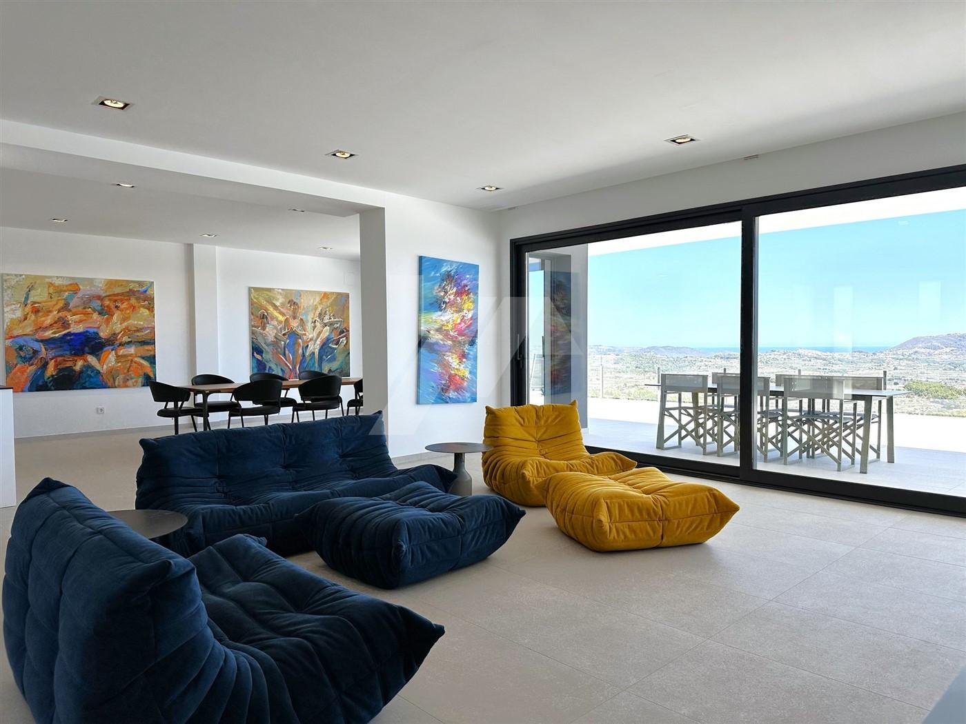 Villa con vistas panoramicas al mar en venta en Moraira, Costa Blanca.
