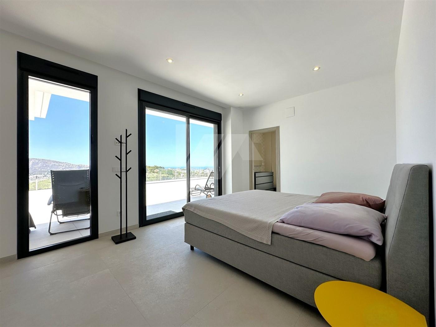 Villa con vistas panoramicas al mar en venta en Moraira, Costa Blanca.